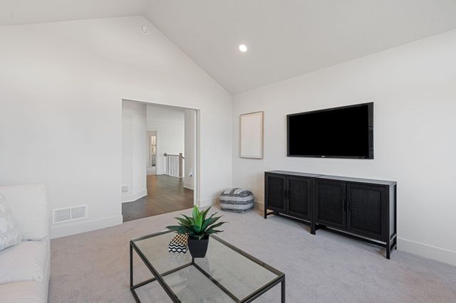 1979 Leaping Deer Circle, Medina, MN 55340