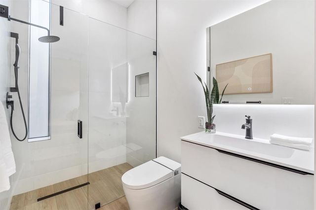 2221 NE 19th Street, Fort Lauderdale, FL 33305