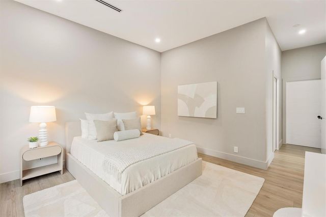 2221 NE 19th Street, Fort Lauderdale, FL 33305