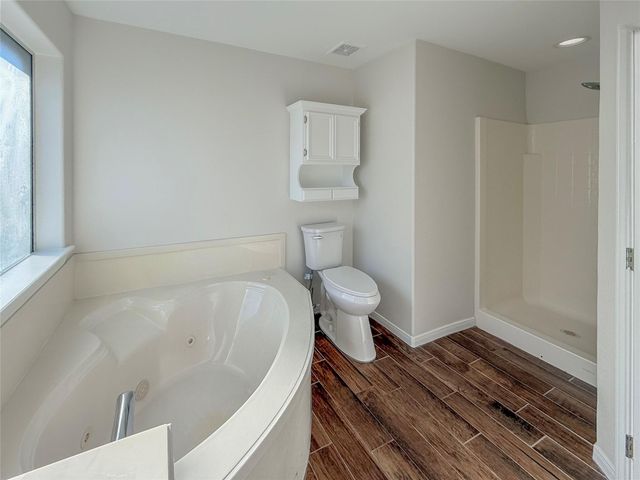 64 Tangerine Court, Lake Jackson, TX 77566