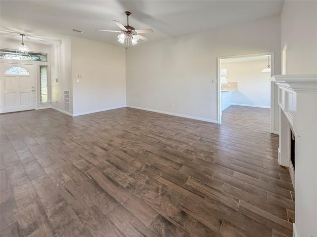 64 Tangerine Court, Lake Jackson, TX 77566