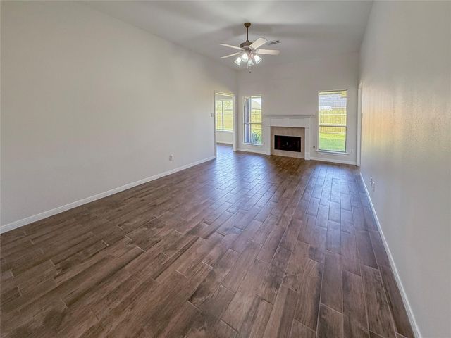 64 Tangerine Court, Lake Jackson, TX 77566