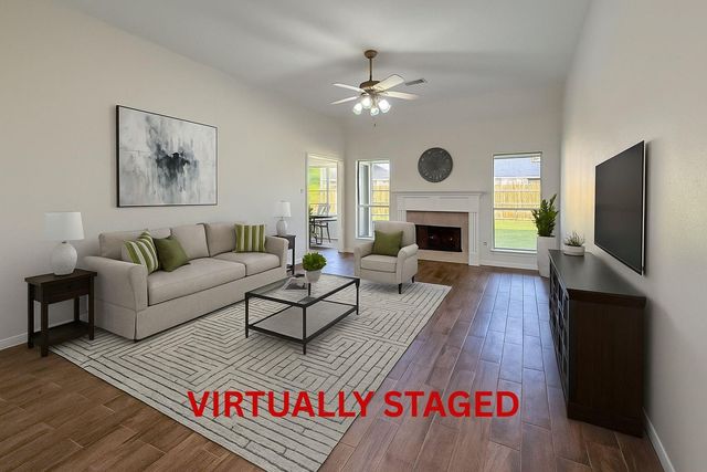 64 Tangerine Court, Lake Jackson, TX 77566