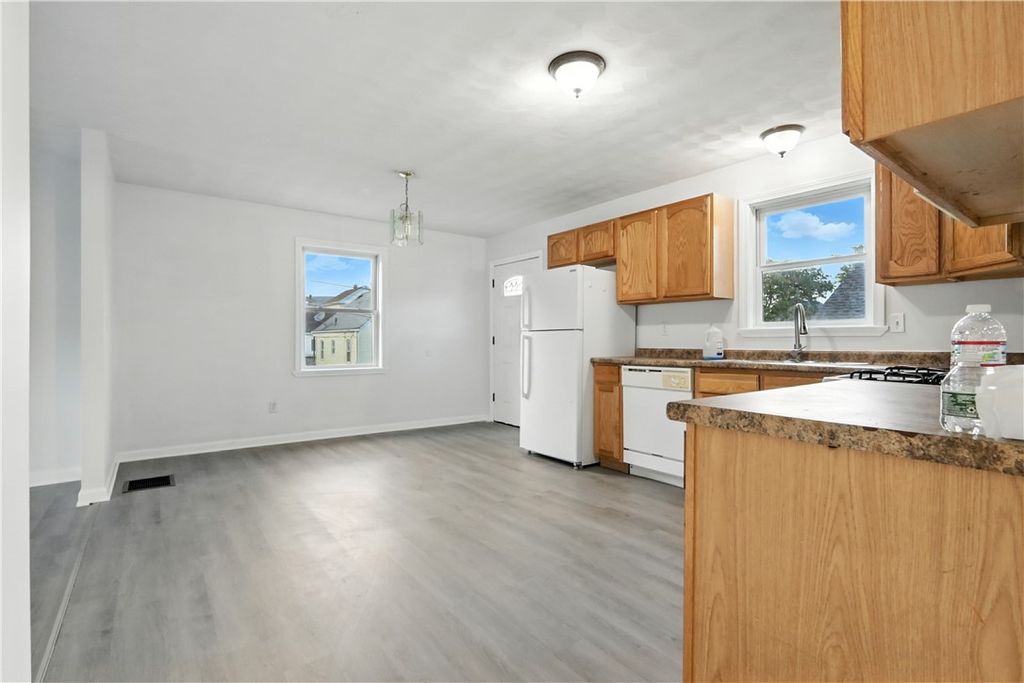 33 Dome Street A, Providence, RI 02908