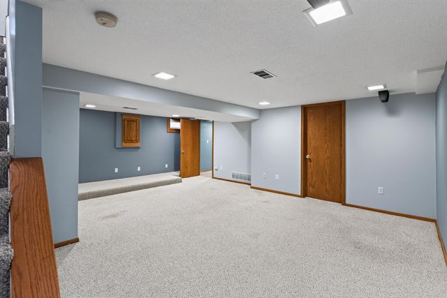 3301 69th Street E, Inver Grove Heights, MN 55076