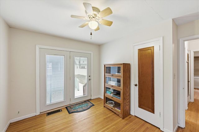 5116 Fairview Avenue N, Crystal, MN 55429