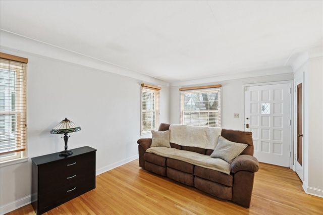 5116 Fairview Avenue N, Crystal, MN 55429