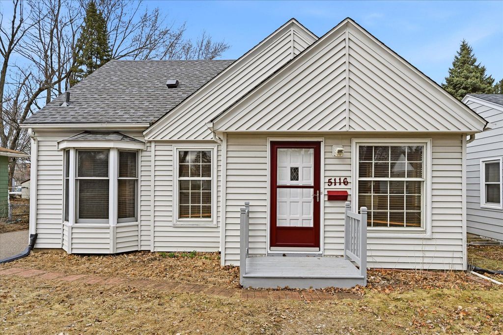 5116 Fairview Avenue N, Crystal, MN 55429