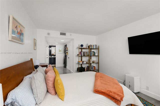 1000 Quayside Ter 506, Miami, FL 33138