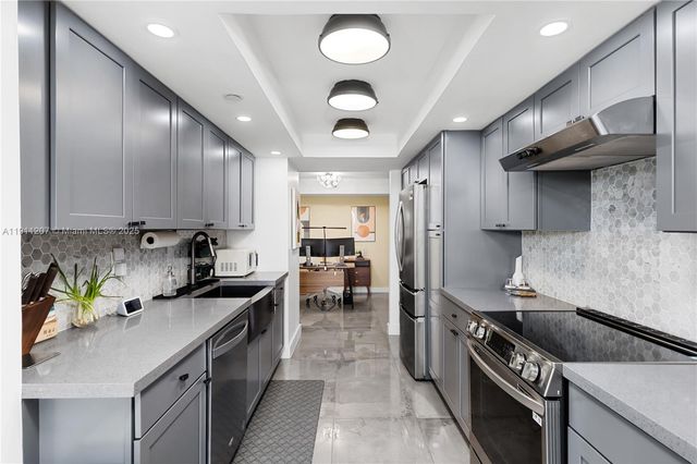 1000 Quayside Ter 506, Miami, FL 33138