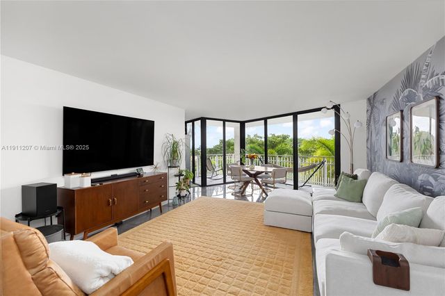 1000 Quayside Ter 506, Miami, FL 33138