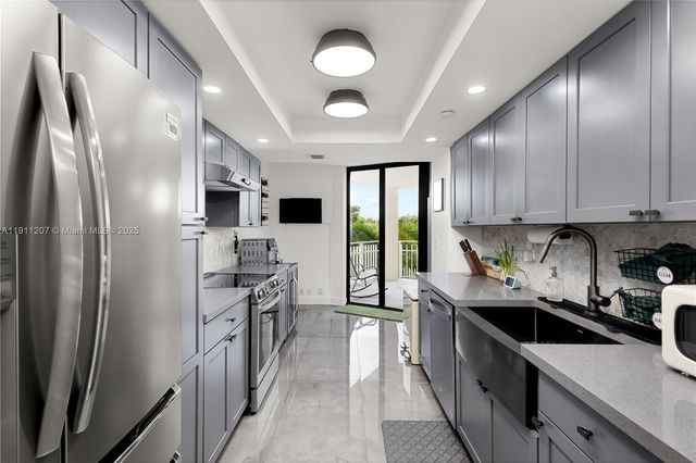 1000 Quayside Ter 506, Miami, FL 33138