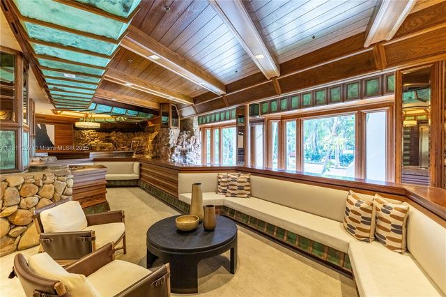 1000 Quayside Ter 506, Miami, FL 33138