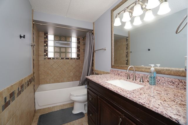 1003 S Euclid Avenue 1, Elmhurst, IL 60126