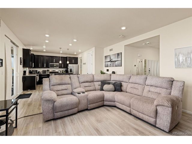 322 N Patsburg St, Aurora, CO 80018