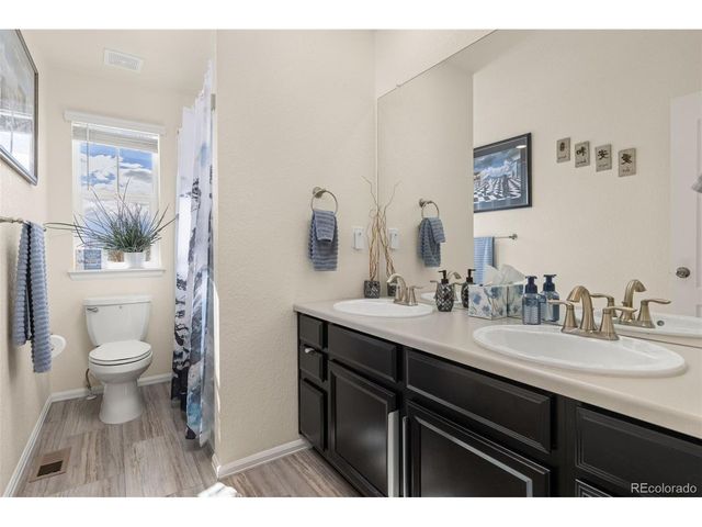 322 N Patsburg St, Aurora, CO 80018