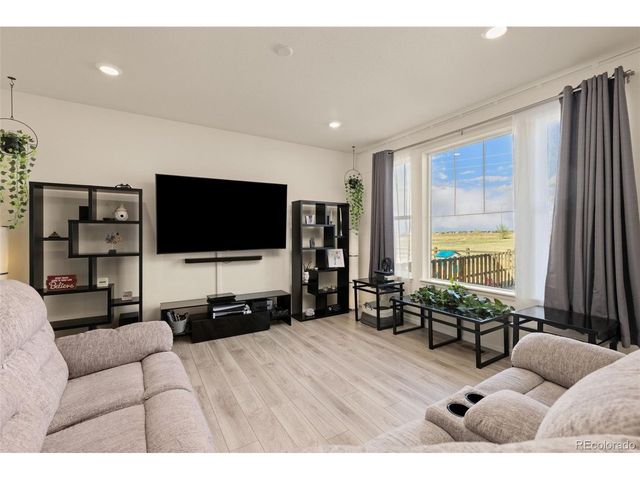 322 N Patsburg St, Aurora, CO 80018