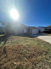 404 E Jarman Drive, Oklahoma City, OK 73110
