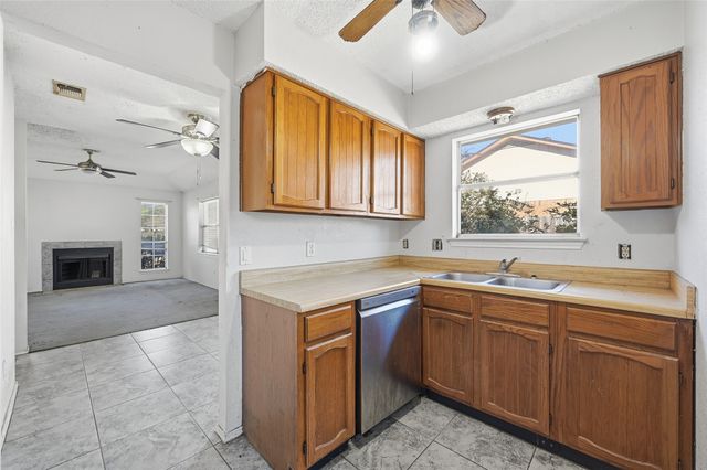 2910 Penny Lane, Euless, TX 76039