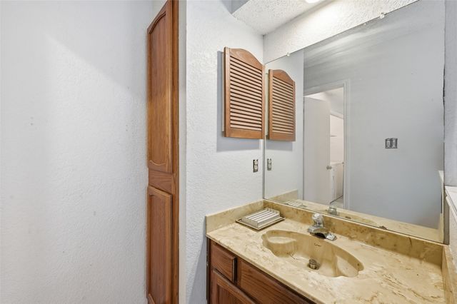 2910 Penny Lane, Euless, TX 76039