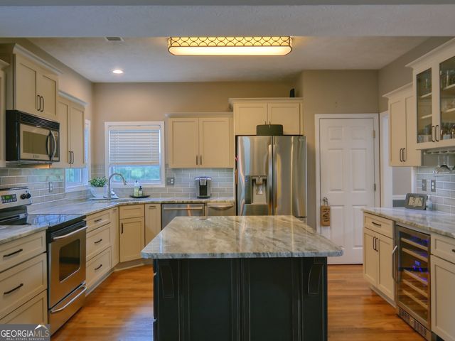 106 Willow Trace, Stockbridge, GA 30281