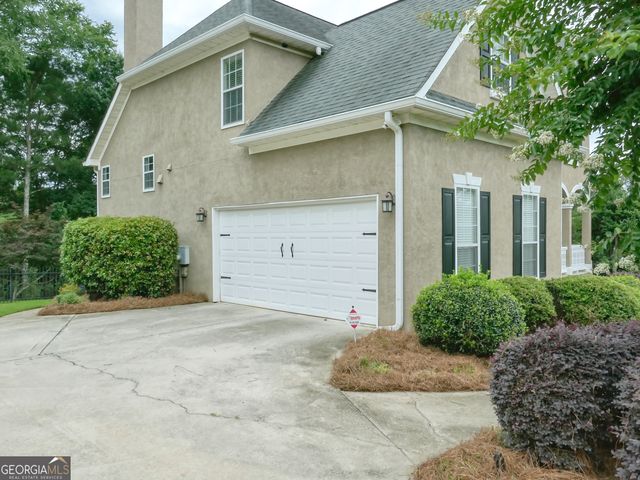 106 Willow Trace, Stockbridge, GA 30281