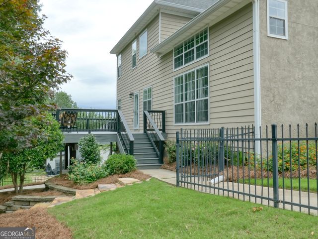 106 Willow Trace, Stockbridge, GA 30281
