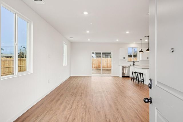 3812 Alexander Cir, Olivehurst, CA 95961