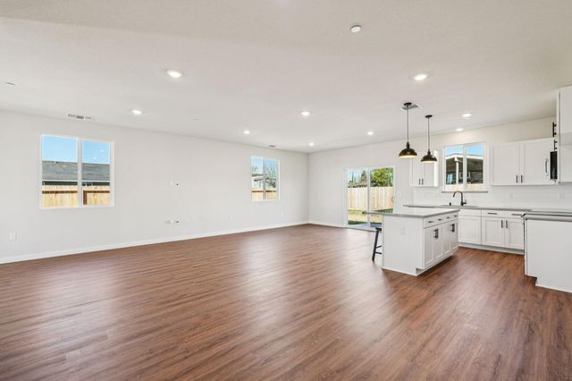 3812 Alexander Cir, Olivehurst, CA 95961