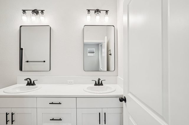 3812 Alexander Cir, Olivehurst, CA 95961