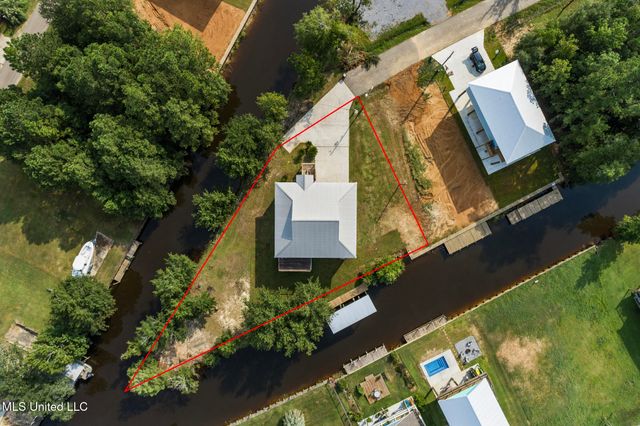 4113 Blue Jay Street, Bay Saint Louis, MS 39520