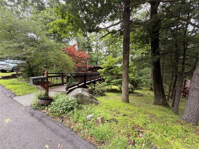 66 High Hill Road, Tuxedo Park, NY 10987