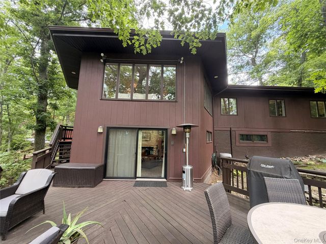 66 High Hill Road, Tuxedo Park, NY 10987