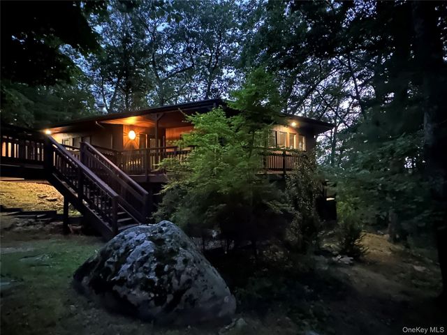 66 High Hill Road, Tuxedo Park, NY 10987