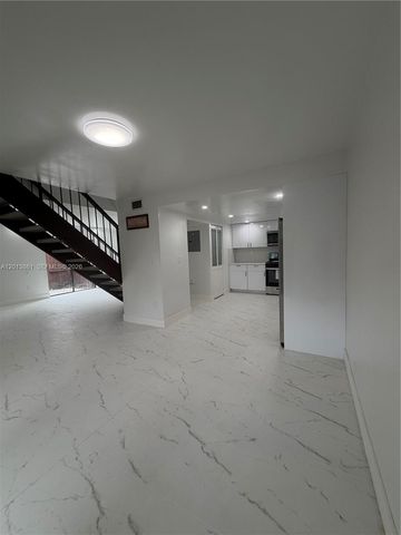 7024 SW 114th Pl A-52, Miami, FL 33173