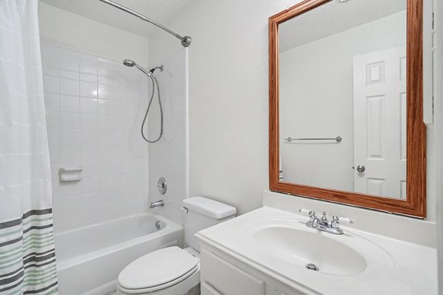 813 Davis Road, League City, TX 77573