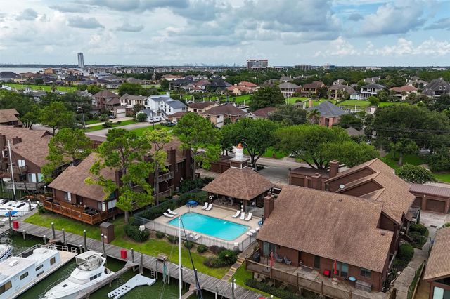 813 Davis Road, League City, TX 77573