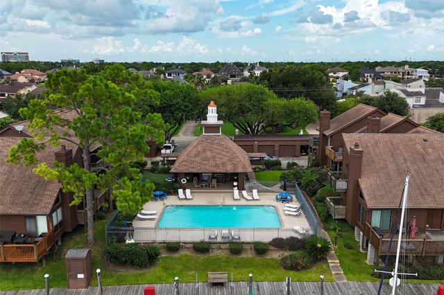 813 Davis Road, League City, TX 77573