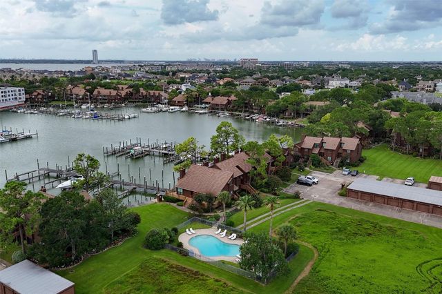 813 Davis Road, League City, TX 77573