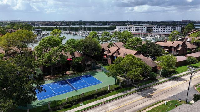 813 Davis Road, League City, TX 77573