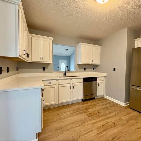 139 Marie Ct, Athens, GA 30607