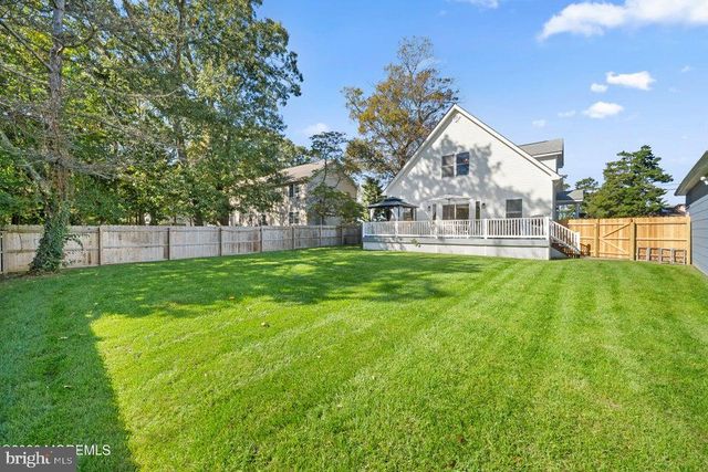 10 PENNSYLVANIA AVE, Waretown, NJ 08758