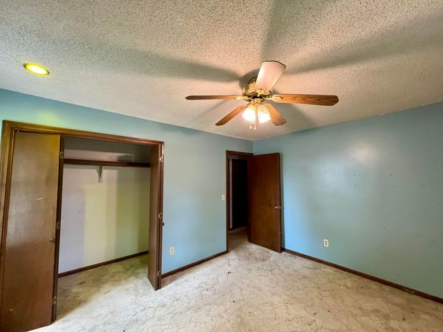 2546 South Brandon Avenue, Springfield, MO 65809