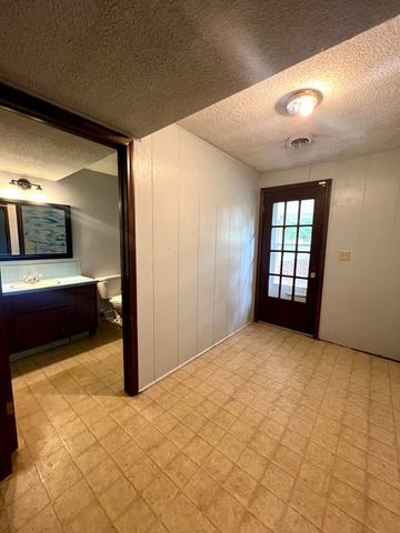 2546 South Brandon Avenue, Springfield, MO 65809