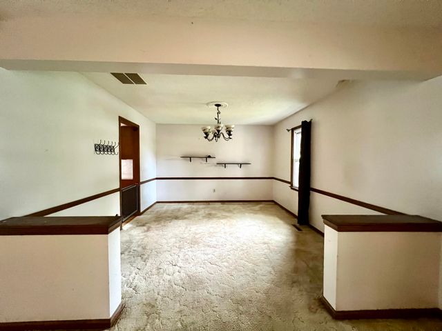 2546 South Brandon Avenue, Springfield, MO 65809