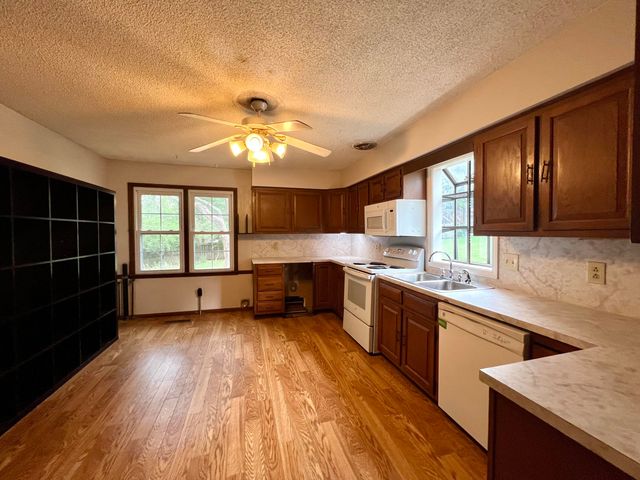 2546 South Brandon Avenue, Springfield, MO 65809