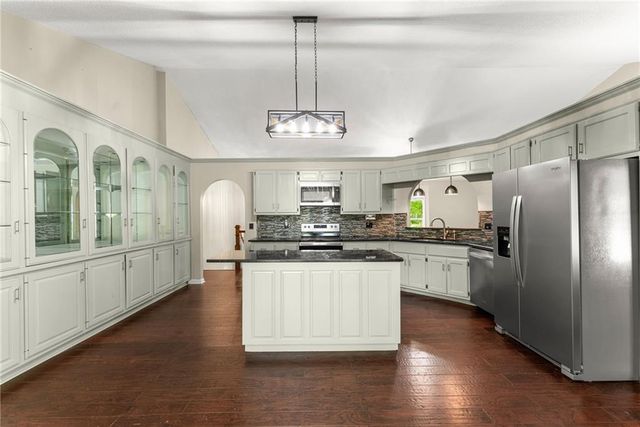 7095 Cogburn Road, Cumming, GA 30028