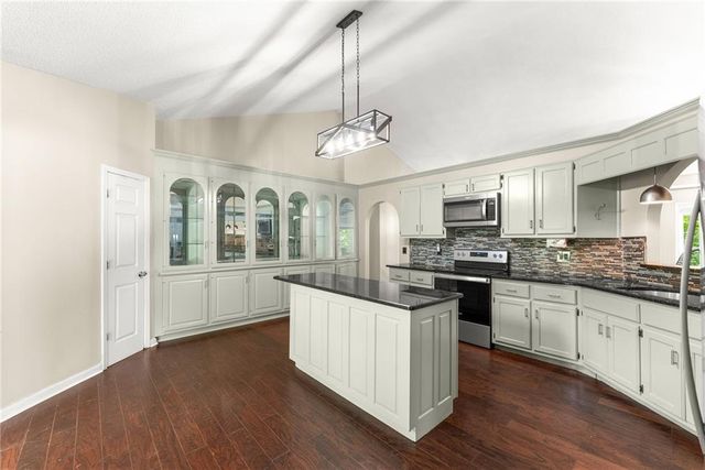 7095 Cogburn Road, Cumming, GA 30028