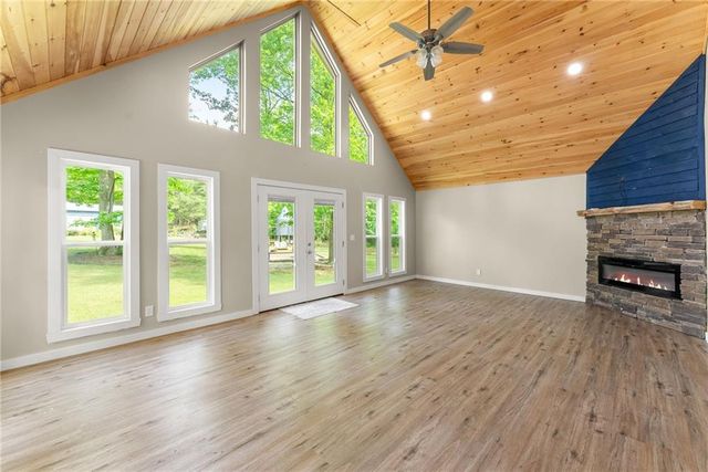 7095 Cogburn Road, Cumming, GA 30028