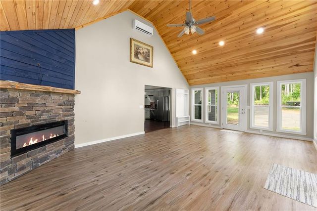7095 Cogburn Road, Cumming, GA 30028
